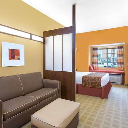 Microtel Inn & Suites By Wyndham University Medical Park Greenville Exteriör bild