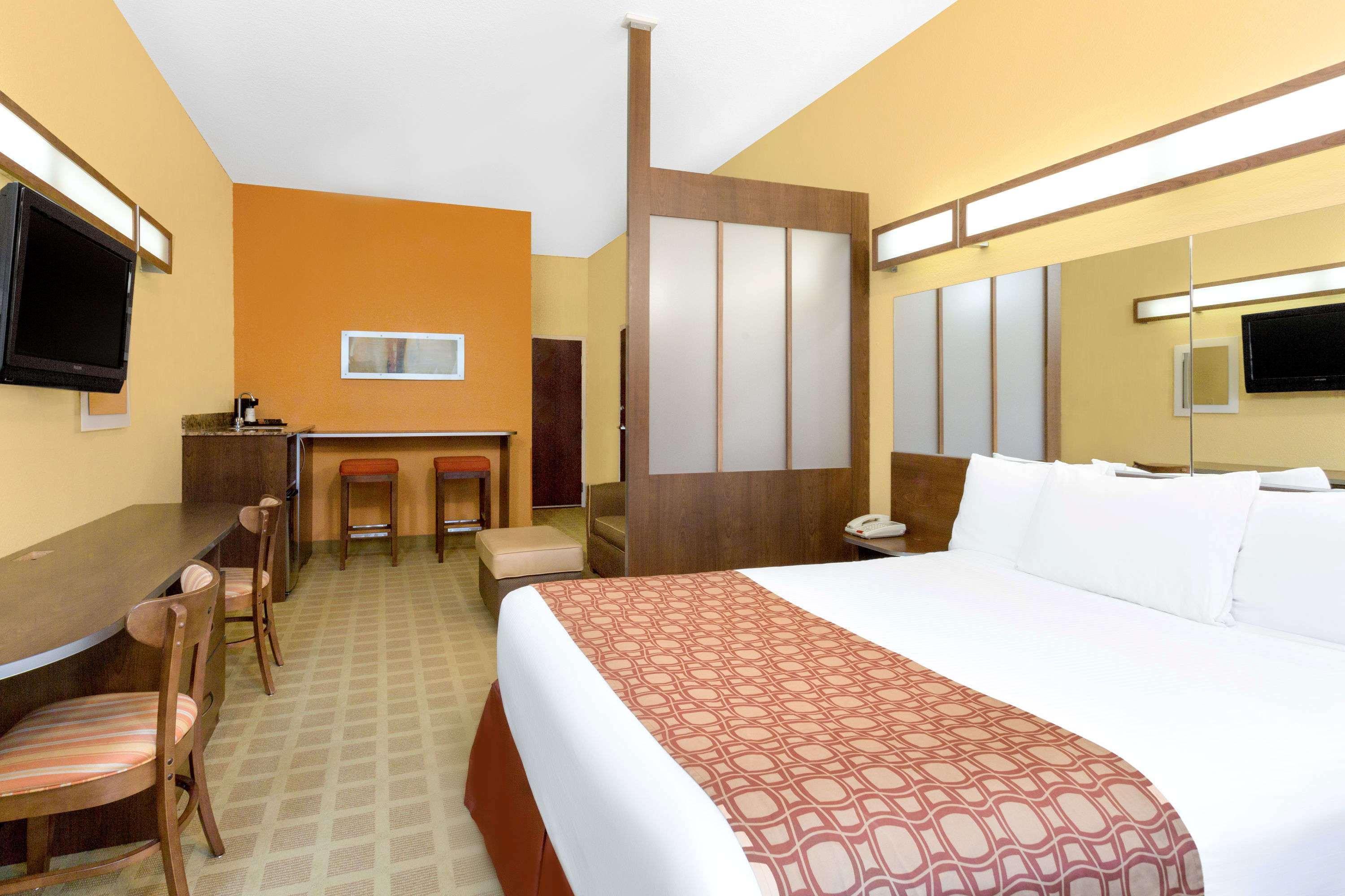 Microtel Inn & Suites By Wyndham University Medical Park Greenville Exteriör bild