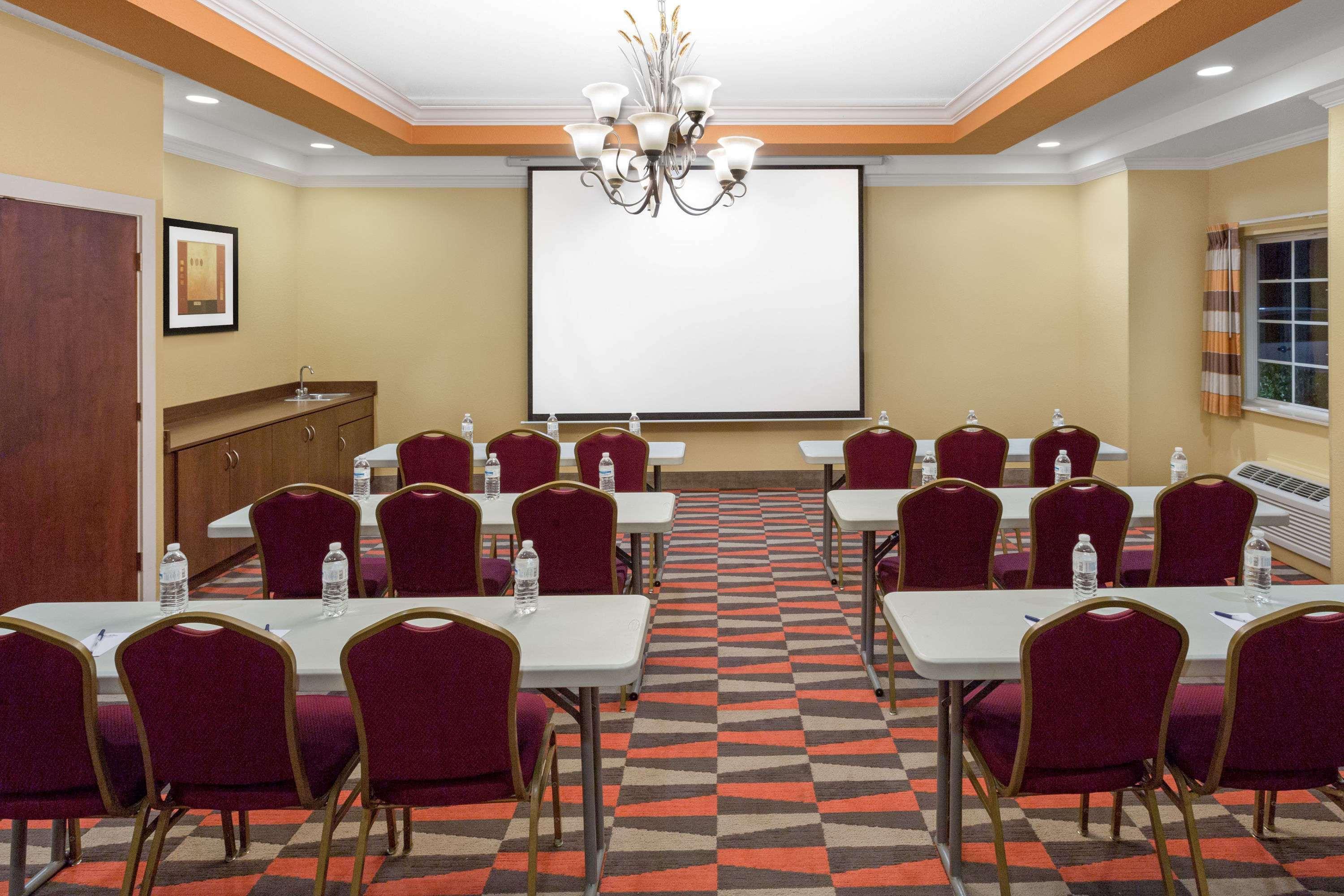 Microtel Inn & Suites By Wyndham University Medical Park Greenville Exteriör bild