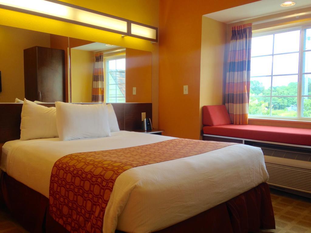 Microtel Inn & Suites By Wyndham University Medical Park Greenville Exteriör bild